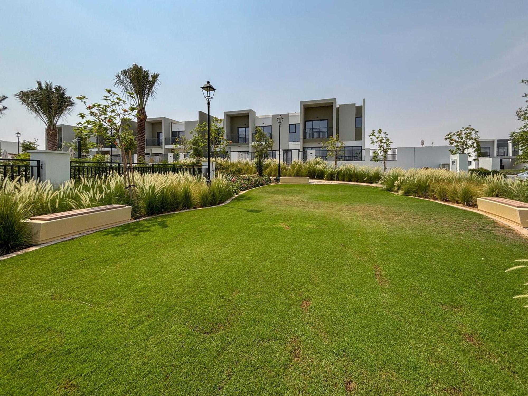 Frank Porter - La Rosa 6 Dubai Exterior foto